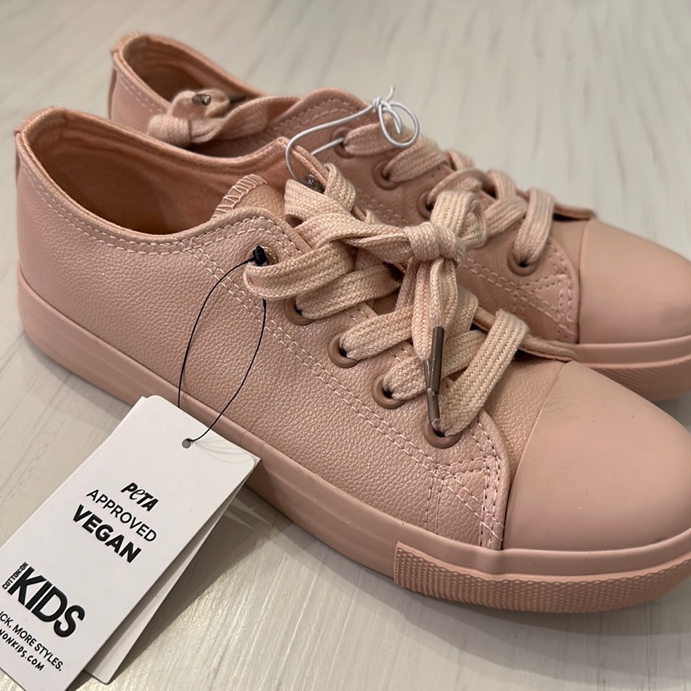 Cotton on kids shoes size 2 NWT